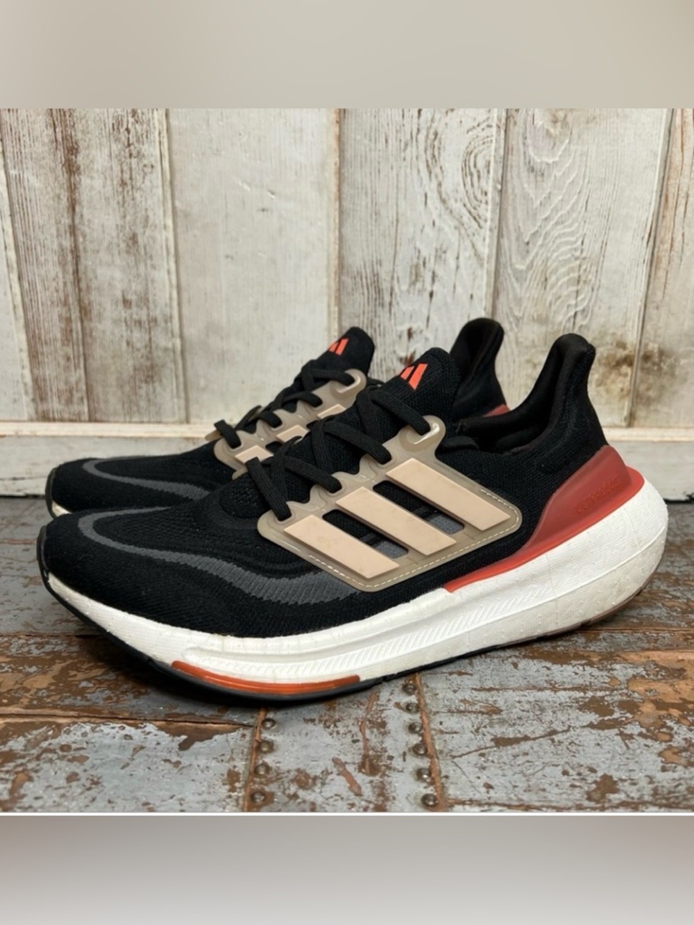Adidas Ultra Boost 22 Men 7.5/women 8.5